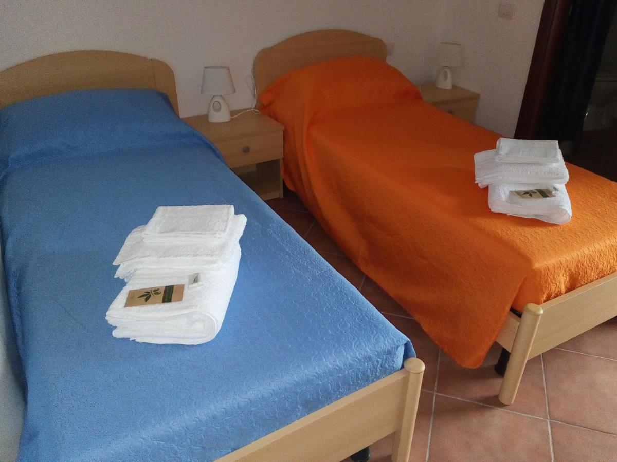 Hotel Bena E Traes Laerru Eksteriør bilde